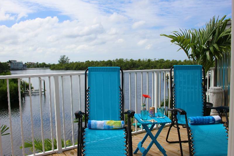 Latitude 26 Waterfront Boutique Resort - Бонита-Спрингс Экстерьер фото
